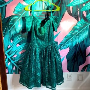 Vintage Gunne Sax emerald green prom dress